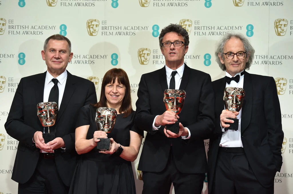 Piotr Dzieciol, Ewa Puszczynska, Pawel Pawlikowski i Eric Abraham ze statuetkami BAFTA