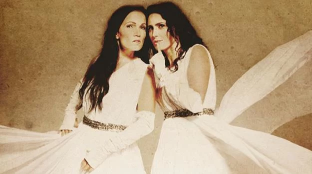 Tarja Turunen i Sharon den Adel w duecie