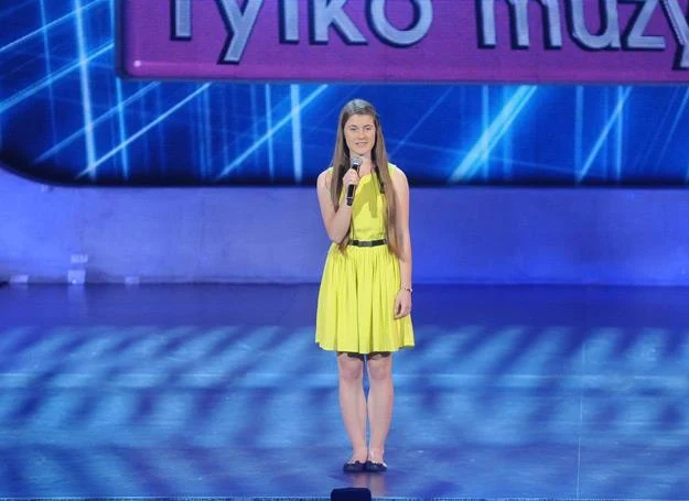 Aneta Rzewnicka w "Must Be The Music" Aneta Rzewnicka w "Must Be The Music"