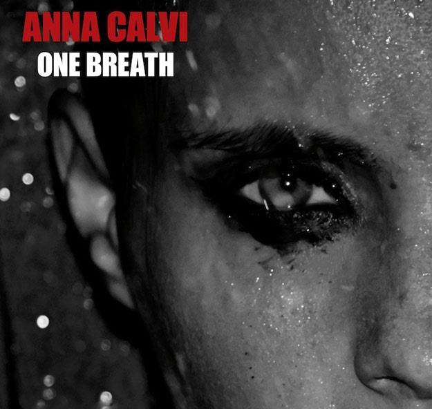 Okładka albumu "One Breath" Anny Calvi