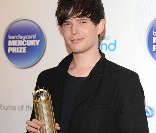 James Blake ze statuetką Mercury Prize (fot. REX/Brian Rasic)