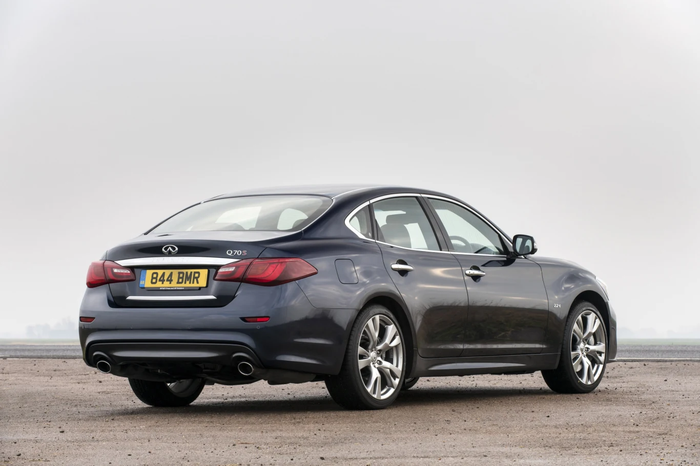 Infiniti Q70