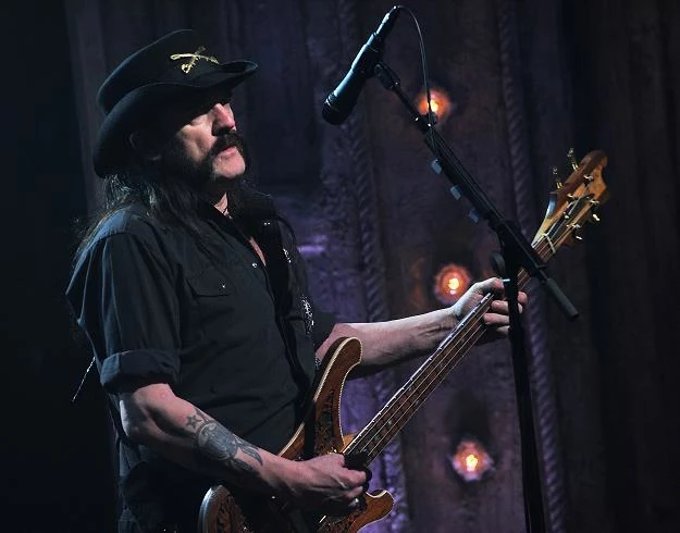 Lemmy (Motorhead) leczy się dwiema butelkami wina dziennie fot. Theo Wargo