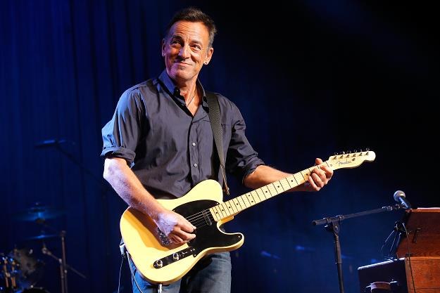 Bruce Springsteen rzuca okiem na zestawienie OLiS fot. Jemal Countess