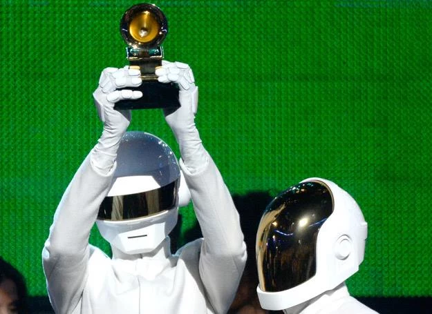 Członkowie Daft Punk nie pokazują twarzy - fot. Kevork Djansezian