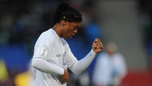 Ronaldinho chwycił za mikrofon - fot. Steve Bardens