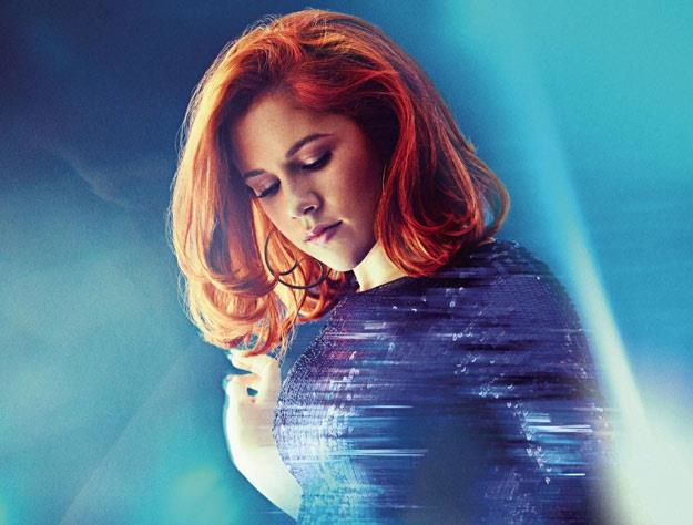 Katy B na okładce albumu "Little Red"