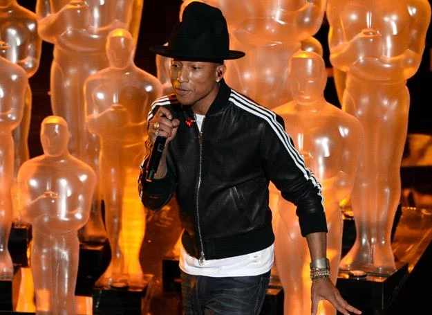 Pharrell Williams na Oscarach pojawił się w czarnym kapeluszu - fot. Kevin Winter