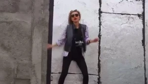 Iranka w trakcie "przestępczego procederu"