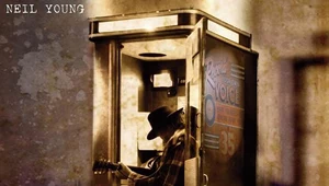 Recenzja Neil Young "A Letter Home": Miś z okienka, Neil z budki...