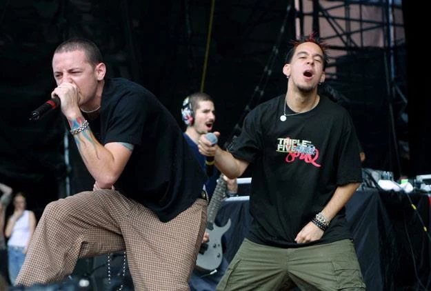 Linkin Park w 2001 roku (fot. Scott Gries)