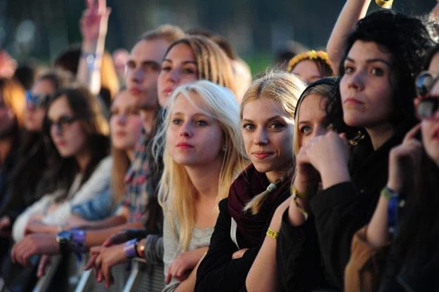 Oczekiwanie na kolejny koncert na scenie głównej... (fot. Paweł Skraba)