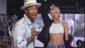 Pharrell Williams i Miley Cyrus w klipie "Come Get It Bae"