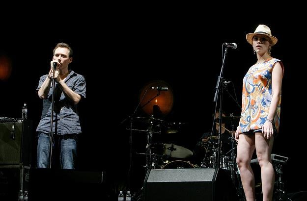 Jim Reid i Scarlett Johansson podczas koncertu na festiwalu Coachella fot. Kevin Winter