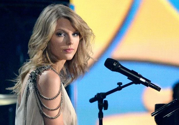 Taylor Swift nie było w obrzuconym butelkami domu fot. Kevork Djansezian