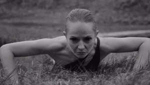 "Upiorna" Kasia Stankiewicz w teledysku "Lucy"