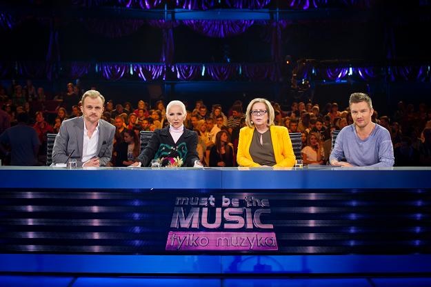 Jury "Must Be The Music" w komplecie