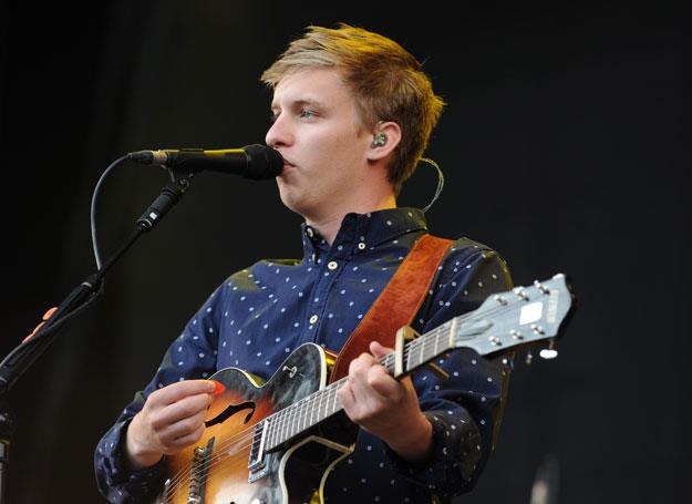 George Ezra na scenie - fot. Stuart C. Wilson