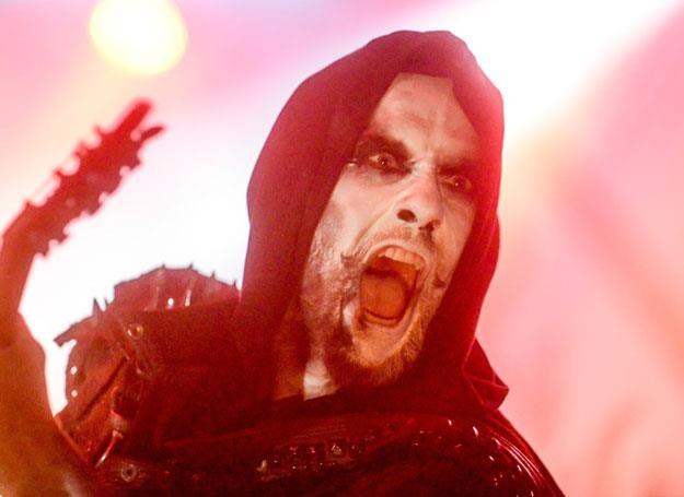 Adam "Nergal" Darski z Behemotha na scenie - fot. Piotr Kamionka/REPORTER