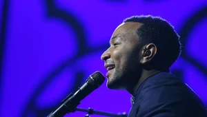 John Legend na scenie - fot. Adam Bettcher