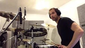 Petr Cech na perkusji w utworze Foo Fighters!