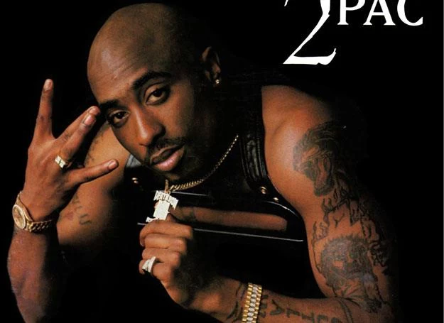 2Pac na okładce "All eyez on me" 2Pac na okładce "All eyez on me"