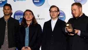 Bombay Bicycle Club: U2 jest oddalone od młodych ludzi