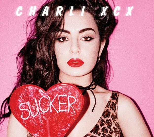 Charli XCX na okładce "Sucker"