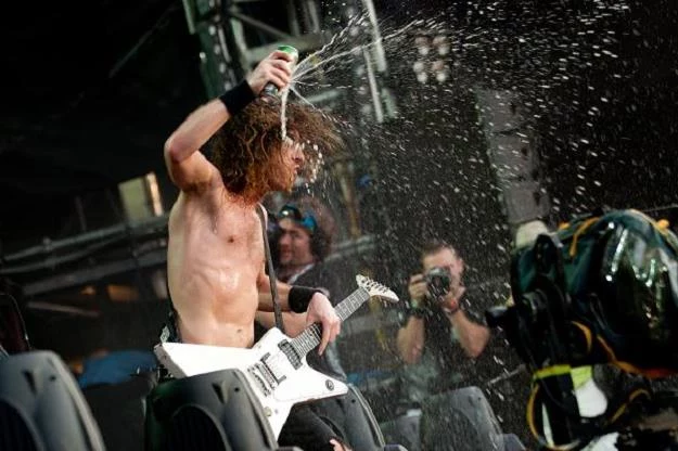 Jordan O'Keefe (Airbourne) na Przystanku Woodstock 2011 - fot. Robert Grablewski Jordan O'Keefe (Airbourne) na Przystanku Woodstock 2011 - fot. Robert Grablewski