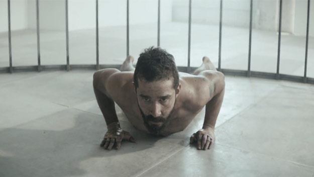 Shia LaBeouf w teledysku "Elastic Heart"