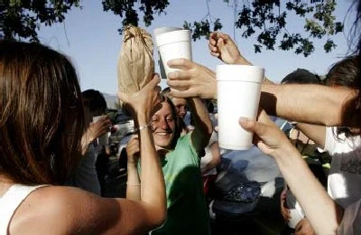 Fani piją zdrowie Jacksona