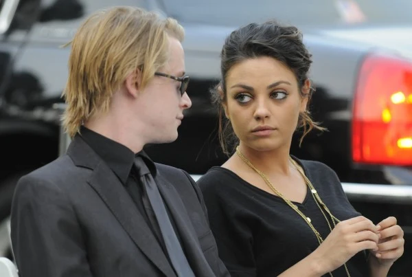 Macaulay Culkin i Mila Kunis - fot. Harrison Funk/The Jackson Family