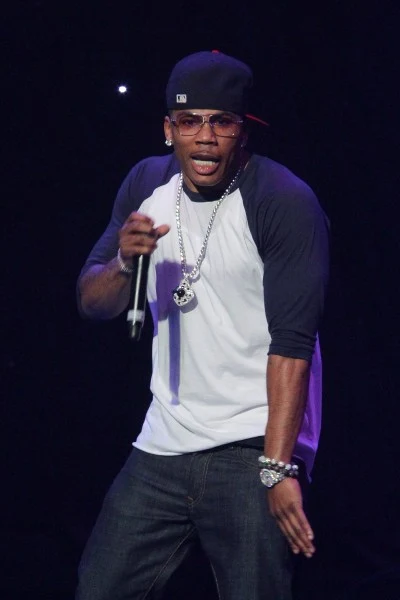 Nelly. Najnowszy album rozchwytywanego kilka lat temu hiphopowca spotkał się z fatalnym przyjęciem krytyków i dotarł zaledwie na 10. miejsce listy "Billboardu" - fot. Noel Vasquez