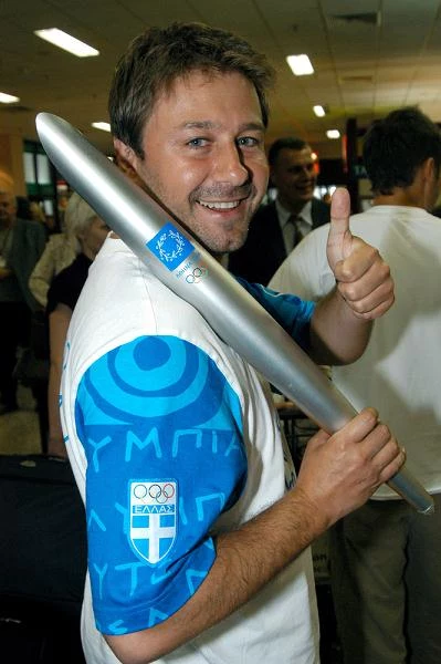 Powrót Sztafety Gwiazd, niosącej znicz olimpijskij na Krecie - 2004 r. Powrót Sztafety Gwiazd, niosącej znicz olimpijskij na Krecie - 2004 r.