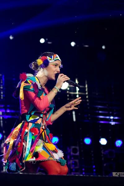 Monika Brodka niestety przegrała z ulewą i musiała przedwcześnie zejść ze sceny. Szkoda! Monika Brodka niestety przegrała z ulewą i musiała przedwcześnie zejść ze sceny. Szkoda!