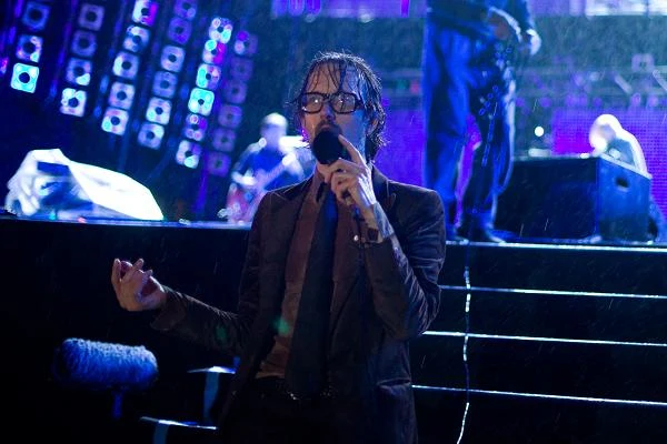 Przemoknięty Jarvis Cocker dał z siebie wszystko Przemoknięty Jarvis Cocker dał z siebie wszystko