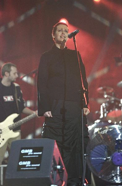 W 1993 roku została pierwszą laureatką Paszportu Polityki w kategorii estrada (gala 2003 r.)