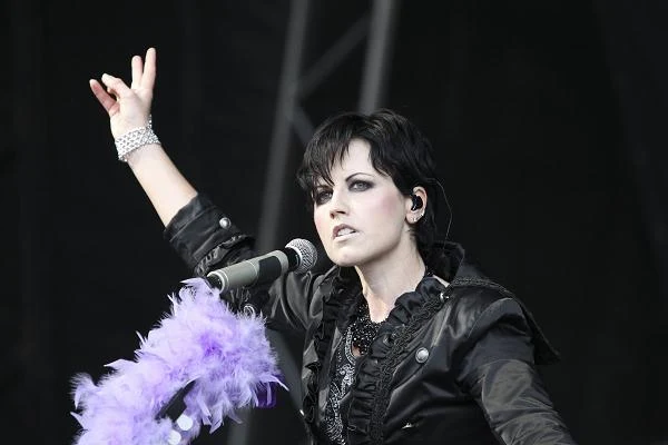 W 2009 r. Dolores ogłosiła, że The Cranberries wraca na scenę. Zespół zagrał trasy w Ameryce Północnej i Południowej, a także w Europie.
