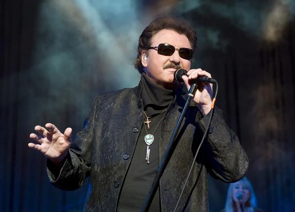 W 1988 roku uległ poważnemu wypadkowi samochodowemu. Krzysztof Krawczyk miał pękniętą żuchwę, uszkodzone kości policzkowe, złamaną szczękę, centralne zwichnięcie stawu biodrowego, złamaną nogę.