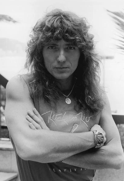 Sławę zdobył w 1973 roku, kiedy zastąpił Iana Gillana w Deep Purple. Z tym zespołem nagrał trzy płyty ("Burn", "Stormbringer" i "Come Taste The Band") - fot. Dave Hogan/Hulton Archive