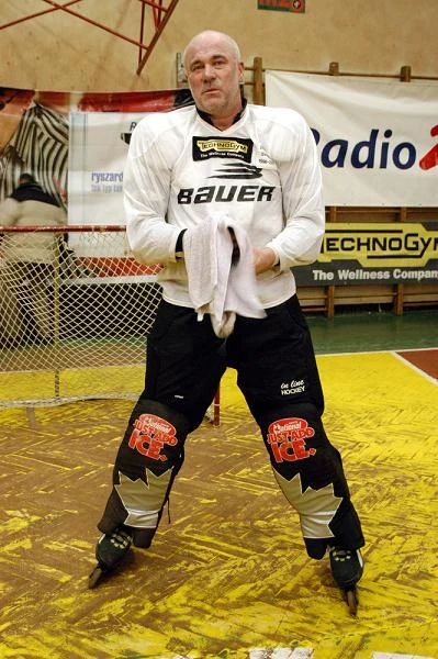 W 2003 r. wydał płytę "Ten typ jak ma", po której nastąpiła 6-letnia cisza wydawnicza W 2003 r. wydał płytę "Ten typ jak ma", po której nastąpiła 6-letnia cisza wydawnicza