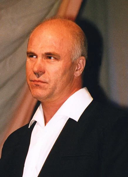 W dzieciństwie uczył się gry na fortepianie. W latach 1967-1970 w liceum prowadził kabaret Tak To Bywa (na zdjęciu w 1996 r.) W dzieciństwie uczył się gry na fortepianie. W latach 1967-1970 w liceum prowadził kabaret Tak To Bywa (na zdjęciu w 1996 r.)