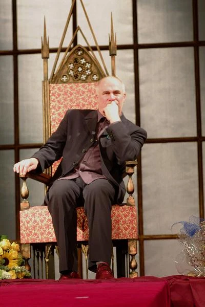 W 2002 r. został odznaczony Orderem Uśmiechu W 2002 r. został odznaczony Orderem Uśmiechu