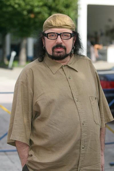 W latach 2004-07 był wykładowcą w Warszawskiej Szkole Filmowej