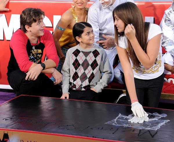 Prince, Blanket i Paris Jacksonowie fot. Kevin Winter Prince, Blanket i Paris Jacksonowie fot. Kevin Winter