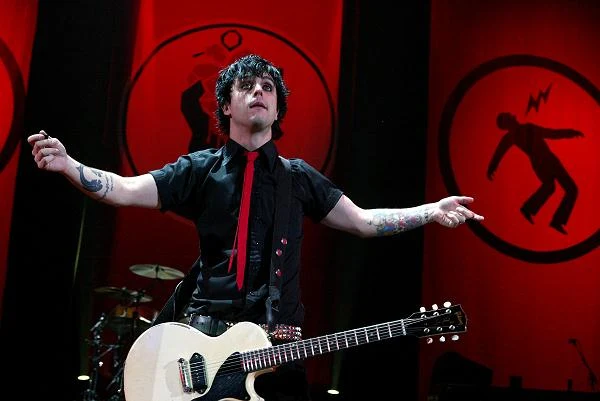 Na podstawie materiału z "American Idiot" powstał musical, wystawiony w 2010 roku na Broadwayu