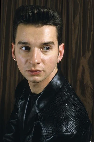 W ciągu 30 lat kariery Depeche Mode z charakterystycznym barytonem Dave'a Gahana stali się światową mega gwiazdą. Zespół sprzedał ponad 100 mln płyt na całym świecie.