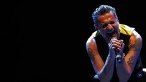 Podczas tournee z Depeche Mode w 2009 roku przed koncertem w Atenach Dave poczuł się źle i został przewieziony do szpitala. Badania wykazały guz nowotworowy pęcherza moczowego, który został operacyjnie usunięty kilka dni później.