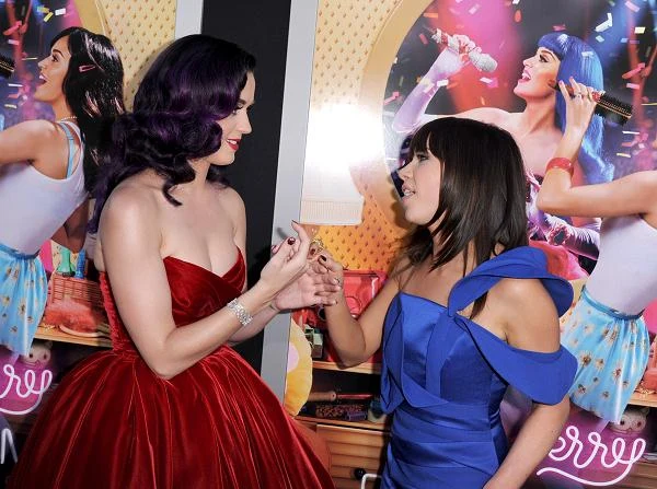 Jak podaje sama wokalistka, jej wzrost to 157 cm (fot. Kevin Winter)