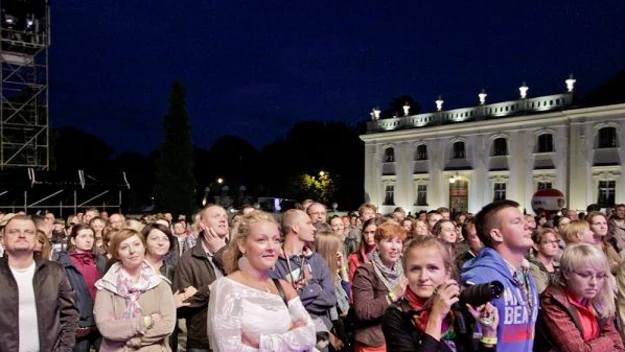 Festiwal odbywa się w malowniczej scenerii dziedzińcu Pałacu Branickich